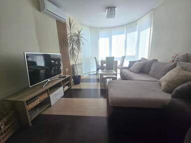 Închiriere - Apartament în Slaveîkov,  Burgas