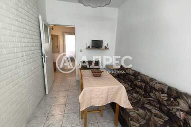 Închiriere - Apartament în Văzrajdane 1,  Varna