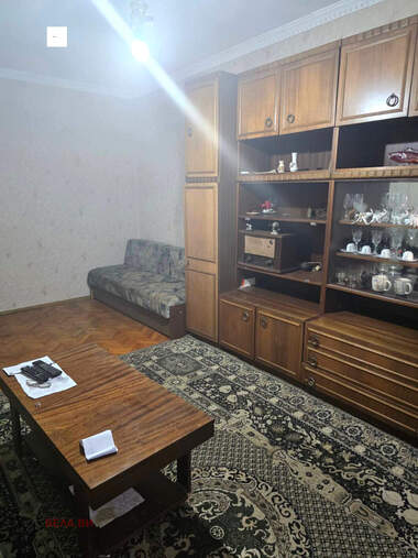 Продажа - Квартира в Изток,  Перник