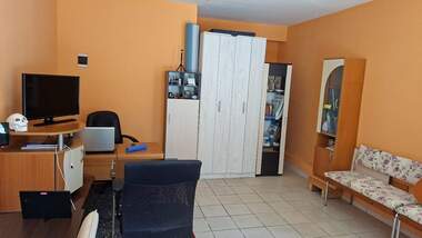 Închiriere - Birou/Magazin/Depozit/Salon de frumusețe/Restaurant în Zona B-5,  Sofia