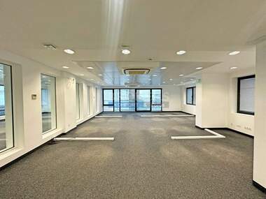 Kira - Ofis olarak Obshtinata,  Varna
