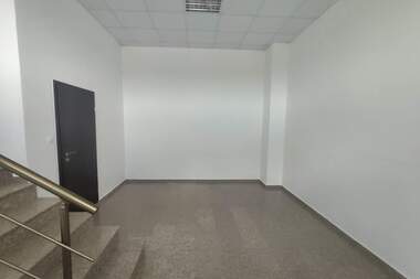 Продажа - Здание в Брезник,  Перник