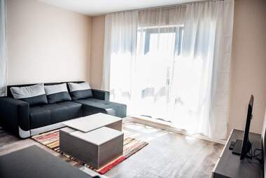 Închiriere - Apartament în Văzrajdane 3,  Varna