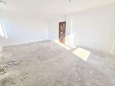 Vânzare - Apartament în Vinița,  Varna