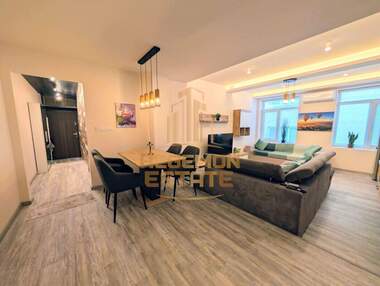 Vânzare - Apartament în Center,  Varna