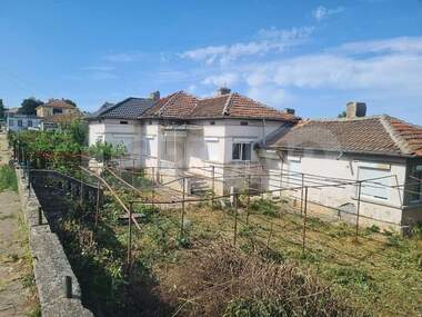 Vânzare - Casă în Karapelit,  Dobrice