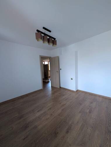 Verkauf - Wohnung in Zentar,  Weliko Tarnowo