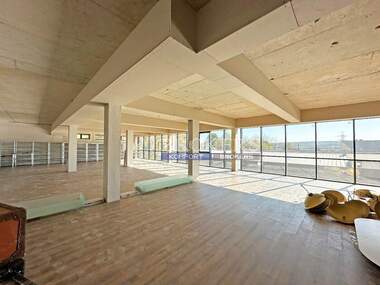 For rent - Office/Storage in Promishlena zona - Zapad,  Varna