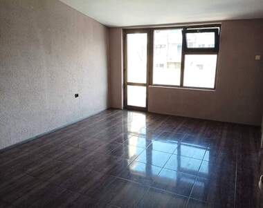 Vânzare - Apartament în Văzrajdane,  Burgas