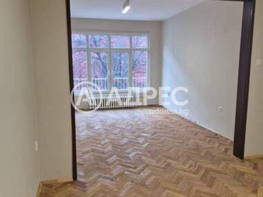 Închiriere - Apartament în Center,  Sofia
