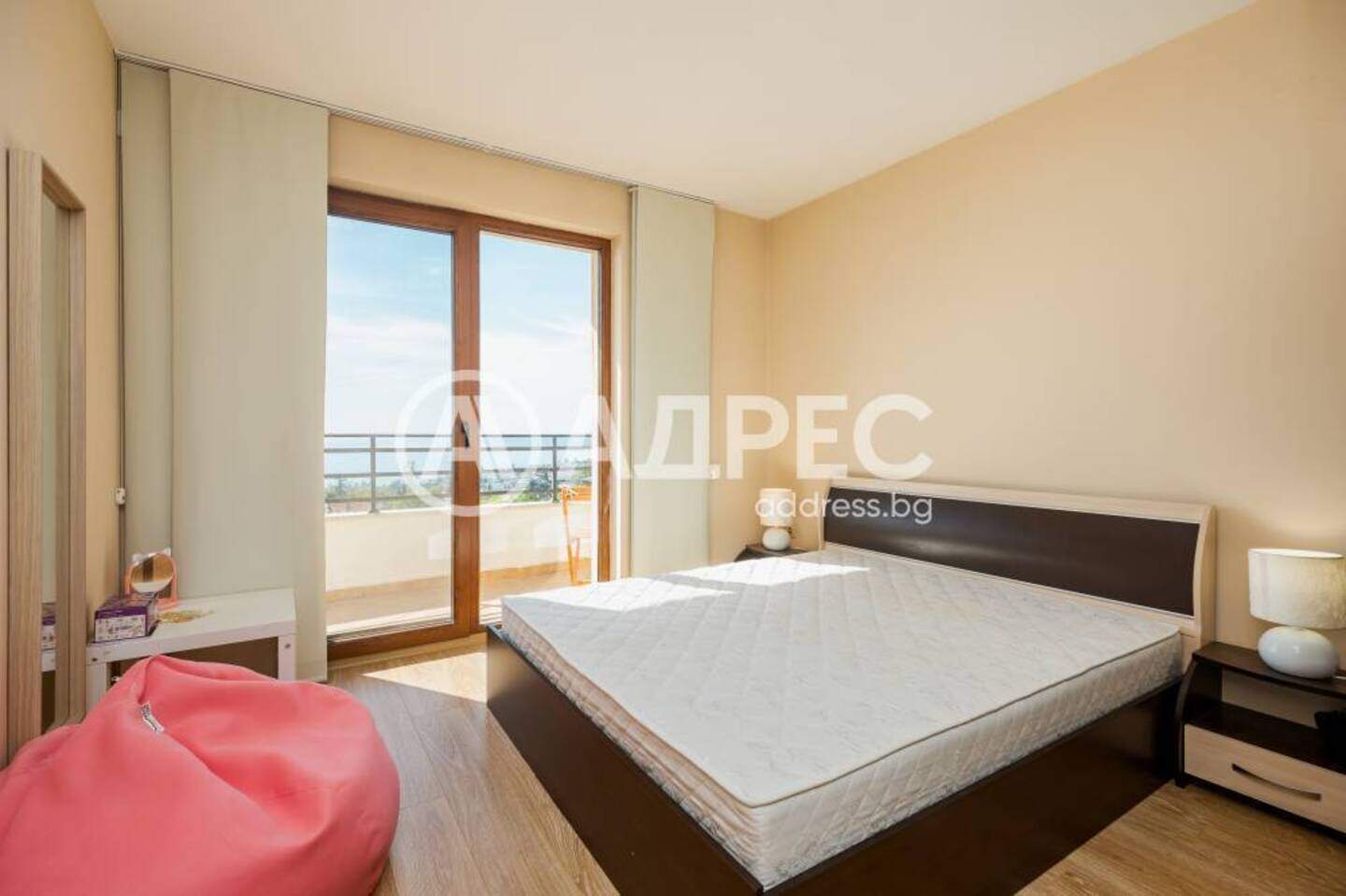 Двустаен Апартамент в Траката, Варна – снимка 10