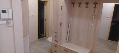 Închiriere - Apartament în Center,  Ruse