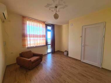 Vânzare - Apartament în Liuben Karavelov,  Haskovo