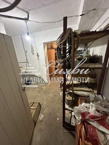 Продажба - Етаж от къща в Дивизионна болница,  Шумен