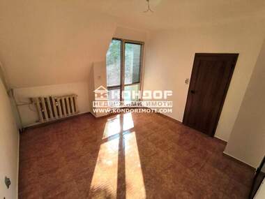 Vânzare - Apartament în Kărșiaka,  Plovdiv