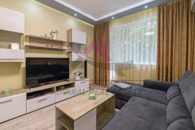 Închiriere - Apartament în Ceaîka,  Varna