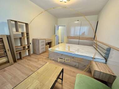Kira - Apartman olarak Liatno kino Trakia,  Varna