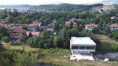 Verkauf - Haus in Iztok,  Pernik