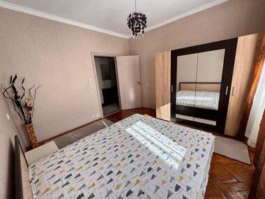 Închiriere - Apartament în Storgozia,  Pleven