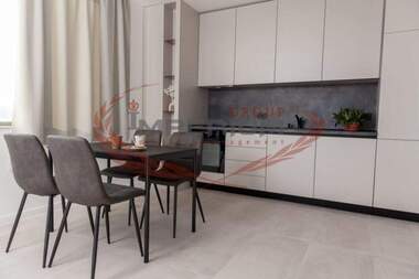 Închiriere - Apartament în Ceaîka,  Varna