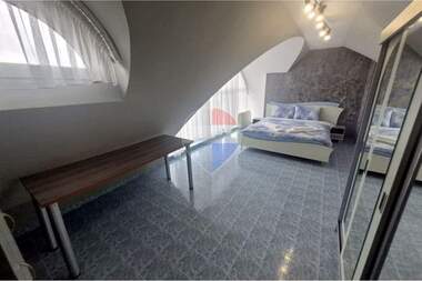 Vânzare - Apartament în Center,  Varna