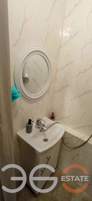 Продажба - Апартамент в Колхозен пазар,  Варна