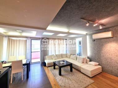 Vânzare - Apartament în Kărșiaka,  Plovdiv