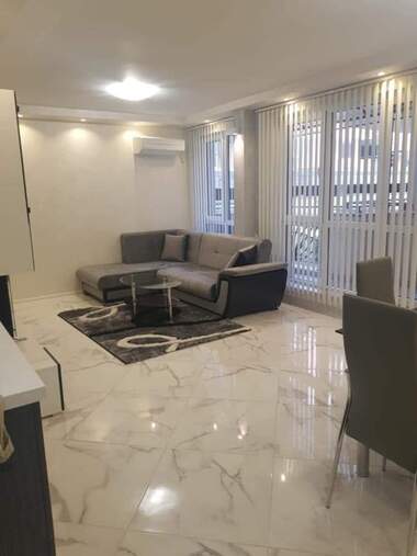 Închiriere - Apartament în Mladejki hălm,  Plovdiv