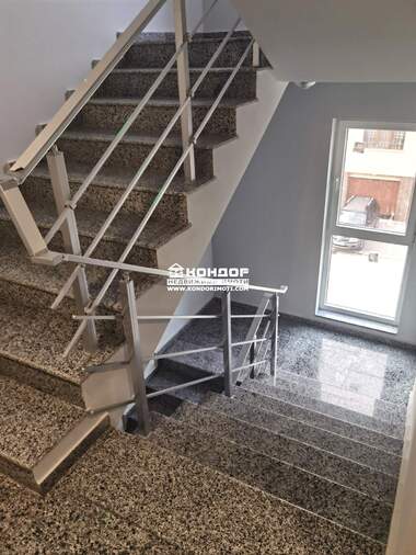 Продажба - Апартамент в Остромила,  Пловдив