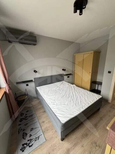 Închiriere - Apartament în Pobeda,  Varna