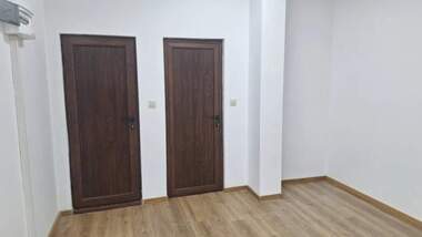 Închiriere - Magazin/Birou/Salon de frumusețe/Cabinet de stomatologie în Center,  Ruse