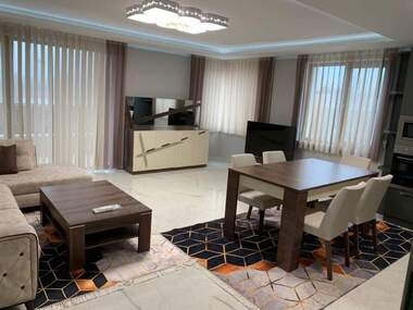 Închiriere - Apartament în Mladejki hălm,  Plovdiv
