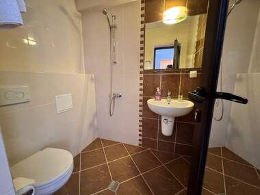 Vânzare - Hotel în Oreșak,  Lovece