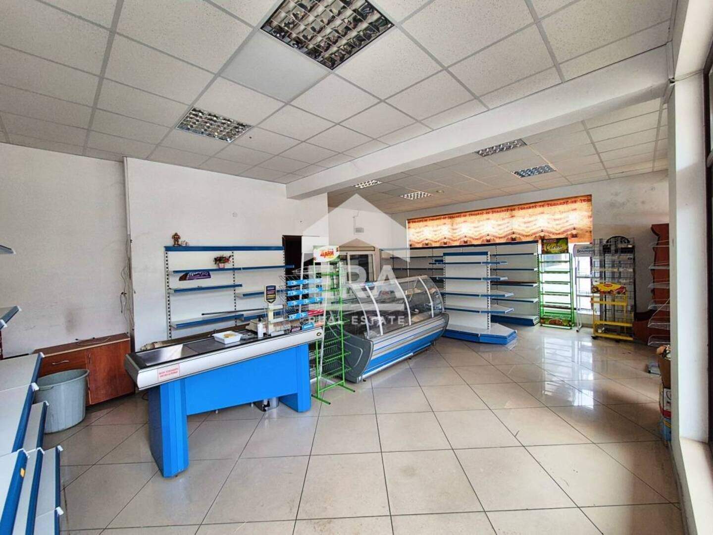 Dükkan olarak Vazrojdentsi, Kırcaali – fotoğraf 2