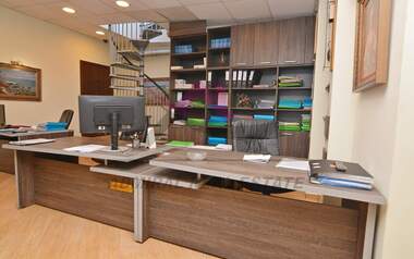 Kira - Ofis olarak Obshtinata,  Varna