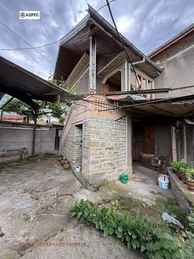 For sale - House in Gostinia,  Lovech