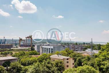 Продажа - Квартира в Център,  Варна