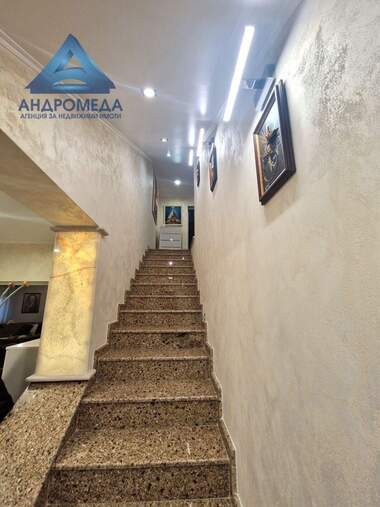 For sale - Apartment in 9-ti kvartal,  Pleven