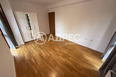 Închiriere - Casă în V.Z. Amerikanski kolej,  Sofia