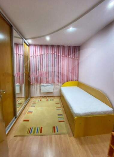 Închiriere - Apartament în Hristo Smirnenski,  Plovdiv