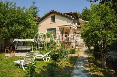 For sale - House in Mladezhko,  Burgas
