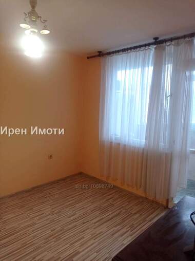 Vânzare - Apartament în Iztok,  Iambol
