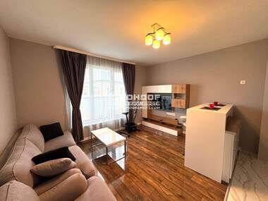 Închiriere - Apartament în Hristo Smirnenski,  Plovdiv