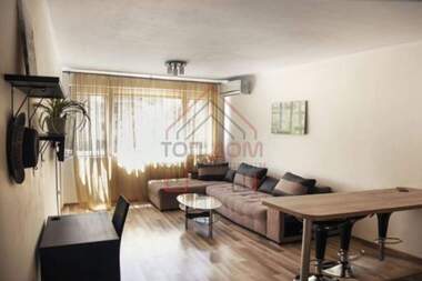 Închiriere - Apartament în Bazar Levski,  Varna