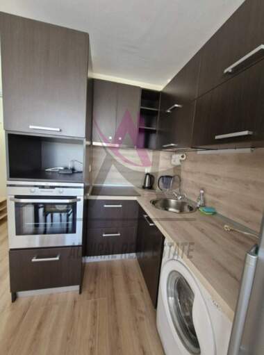 Închiriere - Apartament în Văzrajdane 1,  Varna