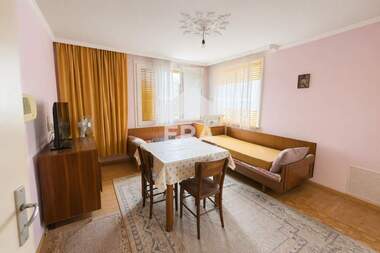 Продажа - Этаж дома в Тракийски,  Хасково