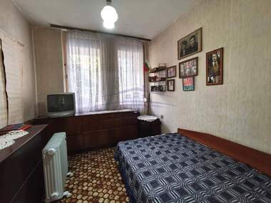 Продажба - Апартамент във Вароша,  Търговище