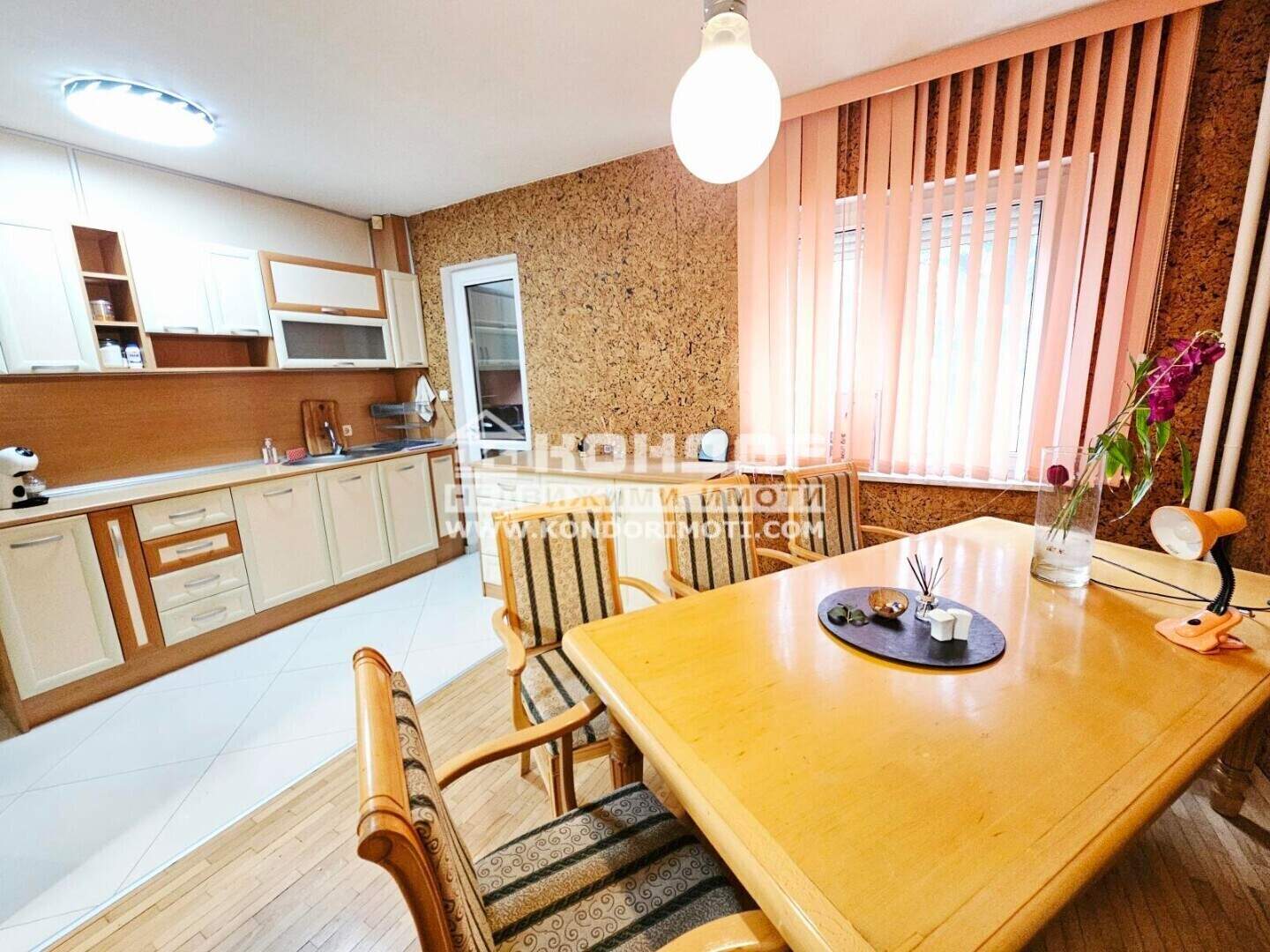 Τρίδωμο Διαμέρισμα σε Κιούτσουκ Παριζ, Πλοβδιβ – φωτογραφία 2