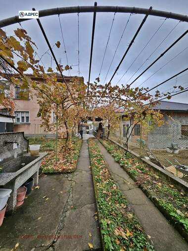 For sale - Floor of a house in Storgozia,  Pleven