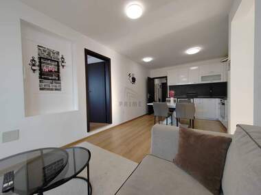 Închiriere - Apartament în Lazur,  Burgas